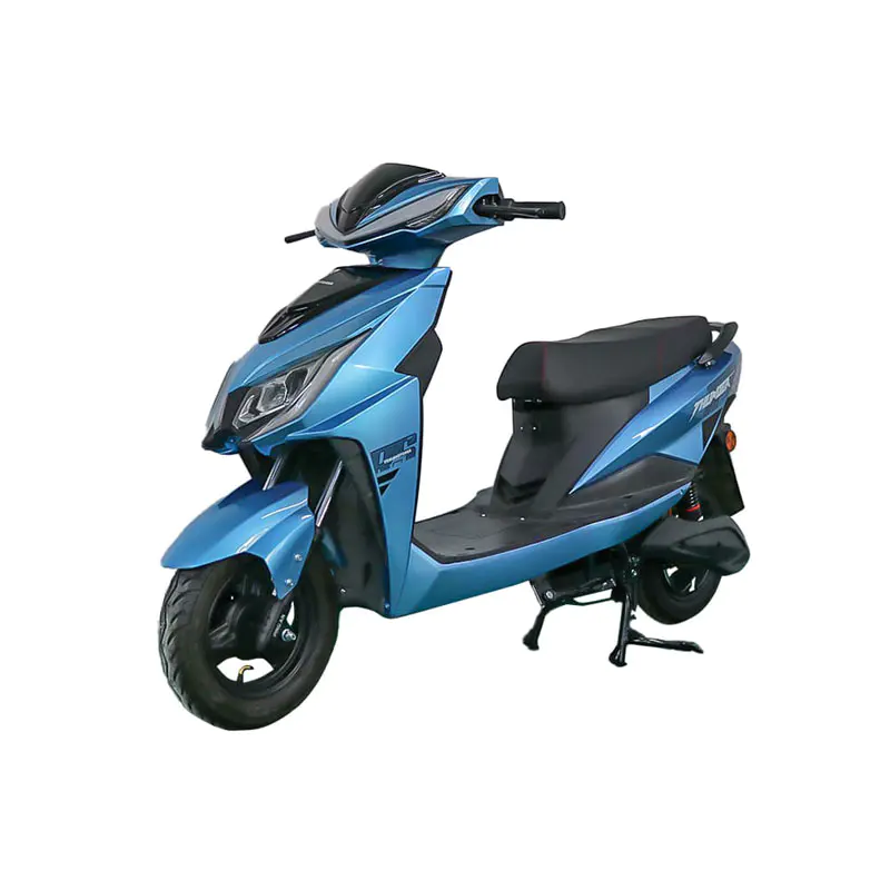 Maanteel elektrimootorratas kiire elektrimootor